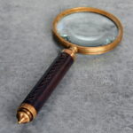 Loupe manche cuir et laiton déco brocante Chehoma