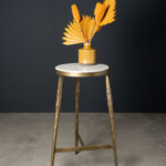 Guéridon marbre et laiton Corinthe Chehoma