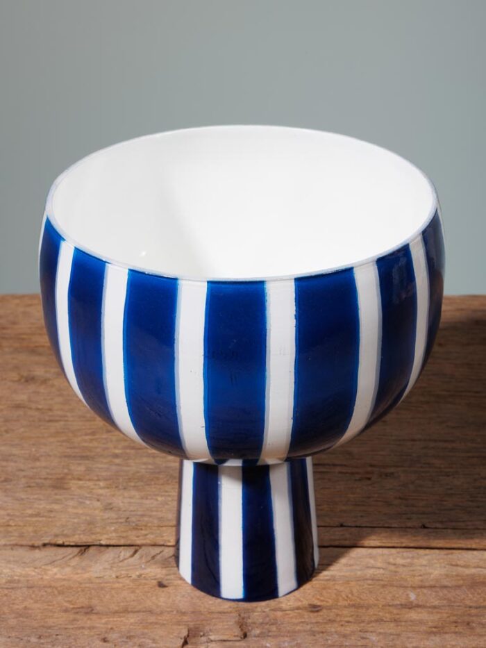 Vase rayé sur pied bleu et blanc Chehoma – Image 3