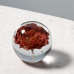 Presse papier fleur rouge Chehoma